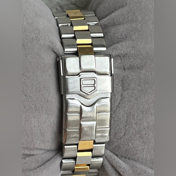 TAG HEUER WK1320-1 PROFESSIONAL 200mts TWO-TONE STAINLESS STEEL Ladies watch. - Picture 9 of 15